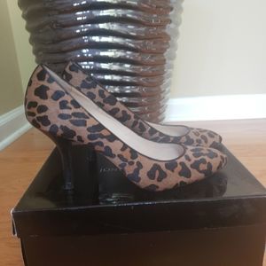 Jones New York Leopard Pump